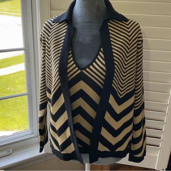 Doncaster Sweaters Doncaster Collection Chevron Black Gold Knit